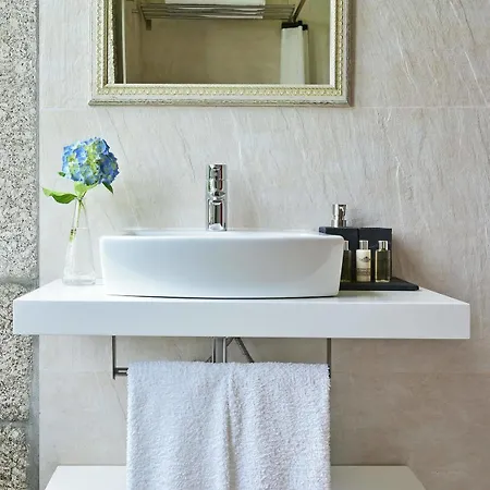 Solar Egas Moniz Hotel 4*