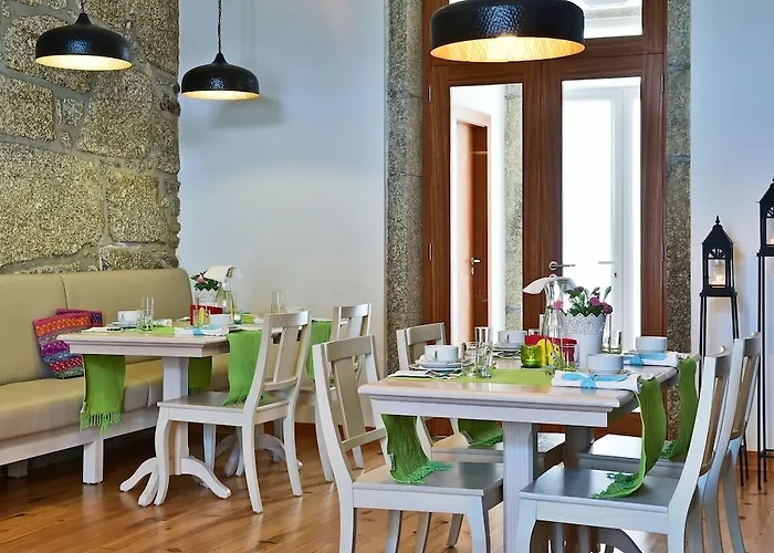 Solar Egas Moniz بينافيل