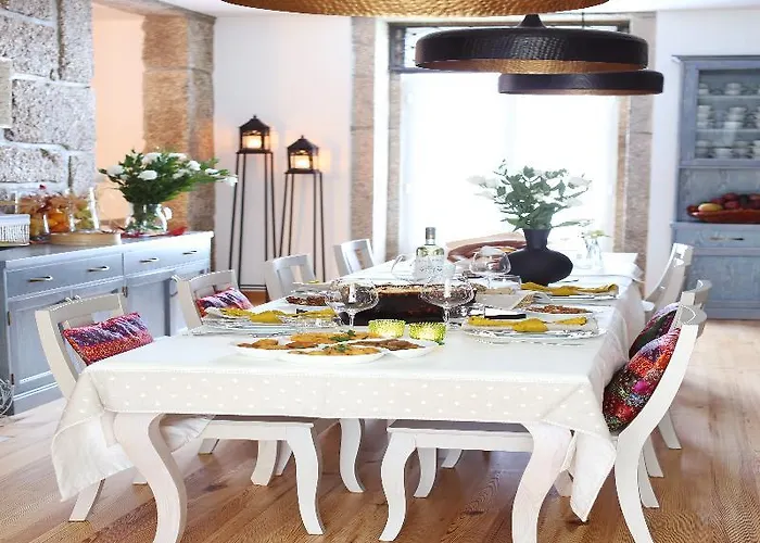 Solar Egas Moniz بينافيل